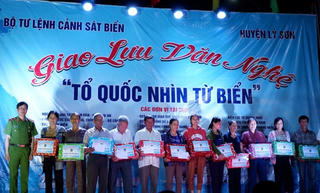 Cảnh sát biển đồng hành với ngư dân