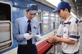 Kiểm soát vé tự động tại ga Hà Nội và ga Sài Gòn
