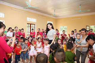 Tăng cường nội dung giáo dục giới tính trong sách giáo khoa