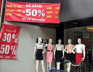 Hàng loạt cửa hàng đồ hiệu “chết cứng” do đâu?
