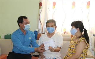 Công đoàn Việt Nam kêu gọi khẩn cấp ủng hộ công nhân lao động ở phía Nam