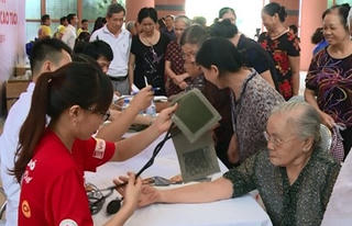 Phát huy kho tàng kinh nghiệm sống của người cao tuổi