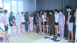 Giữa mùa dịch, 22 ‘thượng đế’ phê ma túy trong quán karaoke 