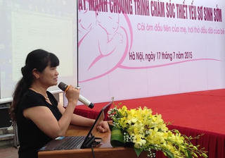 Hãy ôm con ngay từ mới lọt lòng!