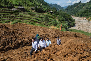 Gian nan cuộc chiến với thiên tai