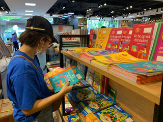 SGK mới: Có hay không tiêu cực trong quá trình thẩm định, phát hành?