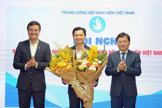 Ông Nguyễn Minh Triết giữ chức Chủ tịch Trung ương Hội Sinh viên Việt Nam