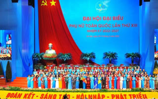 Ban Chấp hành Trung ương Hội LHPN Việt Nam khoá XIII ra mắt