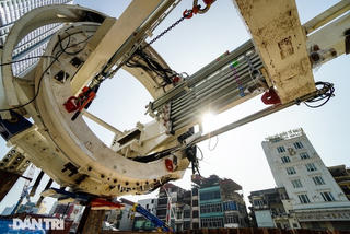 [VIDEO] Robot đào hầm 'khổng lồ' nặng 850 tấn