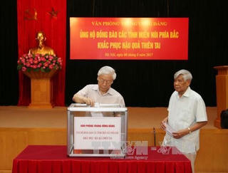 Các cơ quan Trung ương Đảng quyên góp ủng hộ đồng bào bị thiên tai