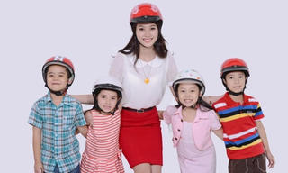 Hà Nội: Tổ chức ký cam kết đội mũ bảo hiểm cho học sinh