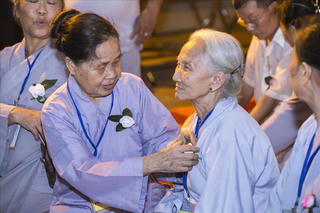 Sống thiện làm lành