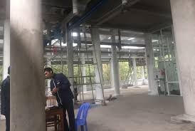 Trượt ngã từ giàn giáo ga cáp treo, 4 công nhân nhập viện