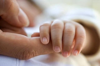 Thẩm quyền đăng ký khai sinh và nhận cha con có yếu tố nước ngoài