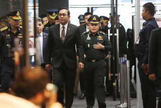 Thủ tướng Thái kêu gọi ông Thaksin quay về nếu ‘vô tội’