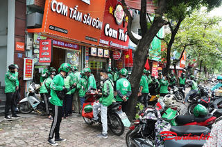 Hà Nội tạm thời cấm Shipper 