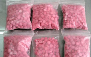 Bắt giữ đối tượng vận chuyển 1.000 viên hồng phiến