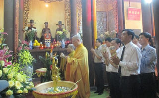 Phật giáo Hoàn Kiếm chào mừng Đại lễ Phật đản 2016