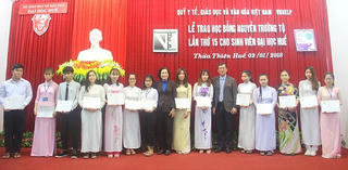 Trao 150 suất học bổng Nguyễn Trường Tộ cho học sinh nghèo vượt khó