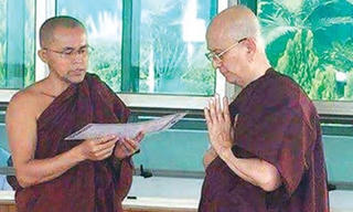 Cựu tổng thống Myanmar đi tu