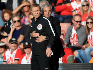 Lý do khiến HLV Mourinho bị đuổi ở trận gặp Southampton