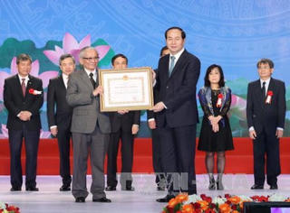 Chủ tịch nước trao giải thưởng cho cụm công trình về Trường Sa