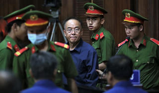 Ông Nguyễn Thành Tài khóc nghẹn xin lỗi mẹ và nhân dân TP HCM