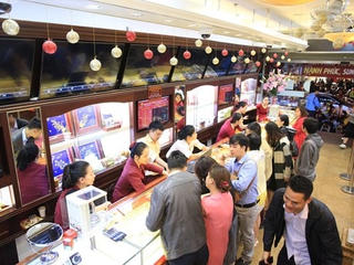 Giá vàng trong nước cao hơn thế giới 4,8 triệu đồng mỗi lượng