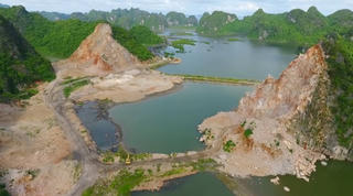 Khai thác đá tại Vịnh Hạ Long: Bộ Văn hóa yêu cầu kiểm tra