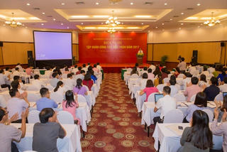 BẢN TIN MẶT TRẬN: Cán bộ Mặt trận phải cập nhật lý luận, áp dụng vào thực tiễn công tác