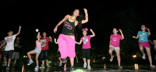 Rực rỡ mùa thu 'Colourful Zumba Flea Market' 2015