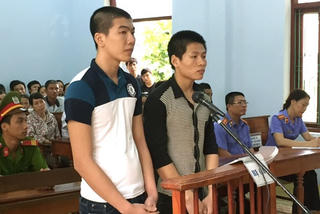 Quảng Bình: Xét xử lưu động vụ án mang dao, kiếm đi giết người