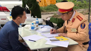 Phát hiện 3 lái xe dương tính với ma túy trên cao tốc Nội Bài - Lào Cai