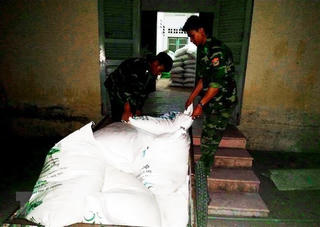 Biên phòng An Giang thu giữ 600kg đường cát nhập lậu qua biên giới