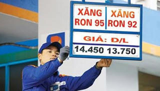Không điều chỉnh tăng giá xăng