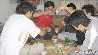 Nghèo còn chơi sang