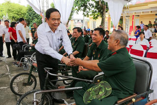 Tháng 7 tri ân người có công