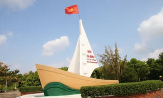 Về đất biển Cà Mau