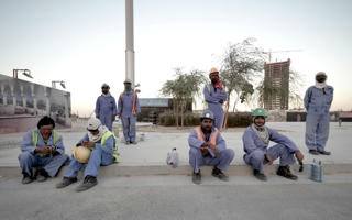 Lao động nước ngoài rời khỏi Qatar