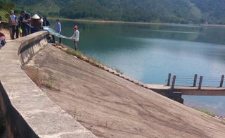 Đi tắm sau buổi liên hoan lớp, nam sinh lớp 12 đuối nước