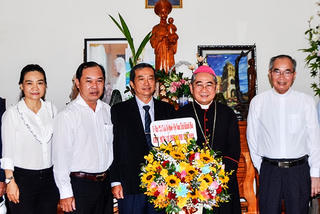 Khánh Hòa: Thăm, chúc mừng các cơ sở tôn giáo nhân dịp lễ Phục sinh 2022