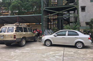 Quen với sự… bất thường