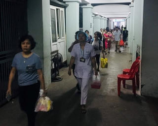 Bệnh viện Nhi Trung ương chủ động sơ tán bệnh nhân gần khu vực cháy