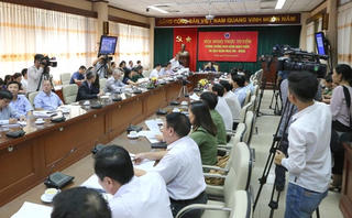 Nhiệm vụ hàng đầu phòng chống dịch: Diệt muỗi và tiêm chủng