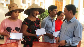 Đảm bảo dân chủ, công khai trong công tác cứu trợ 