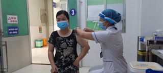 TP Hồ Chí Minh xin Chính phủ cho thành phố tự mua vắc xin Covid-19