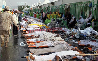 Vòng tay điện tử để theo dõi người tham gia lễ hội Hajj