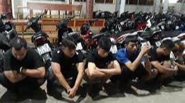 Cảnh sát vây bắt nhóm thanh niên tụ tập đua xe