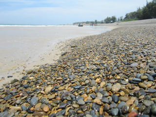 Quyết liệt xử lý vụ bãi đá 7 màu nổi tiếng ở Bình Thuận bị xâm hại