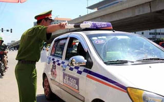 'Xử' nghiêm công trình gây ùn tắc giao thông